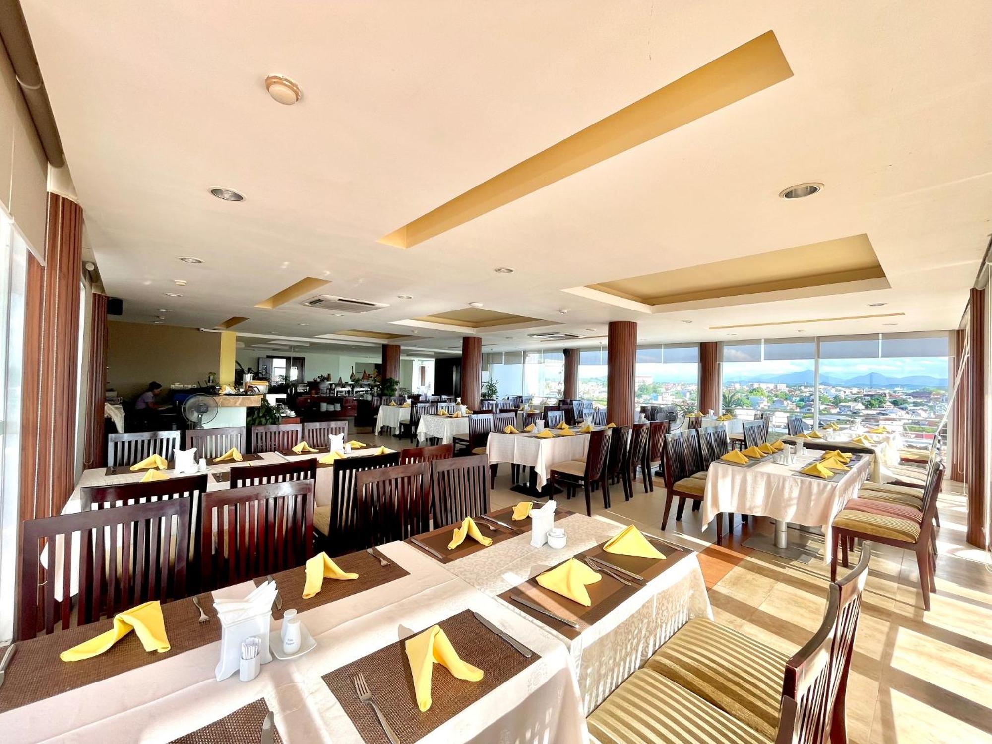 Mondial Hotel Hue Exterior photo